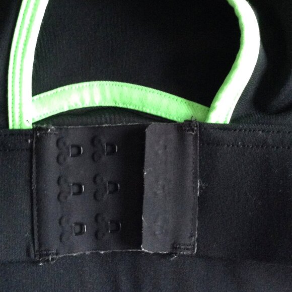 Fabletics Blare Women's Cross Back High Impact Sports Bra Black Green Activewear - Picture 5 of 5